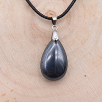 Pendentif Goutte Hématite "Calme Intérieur"