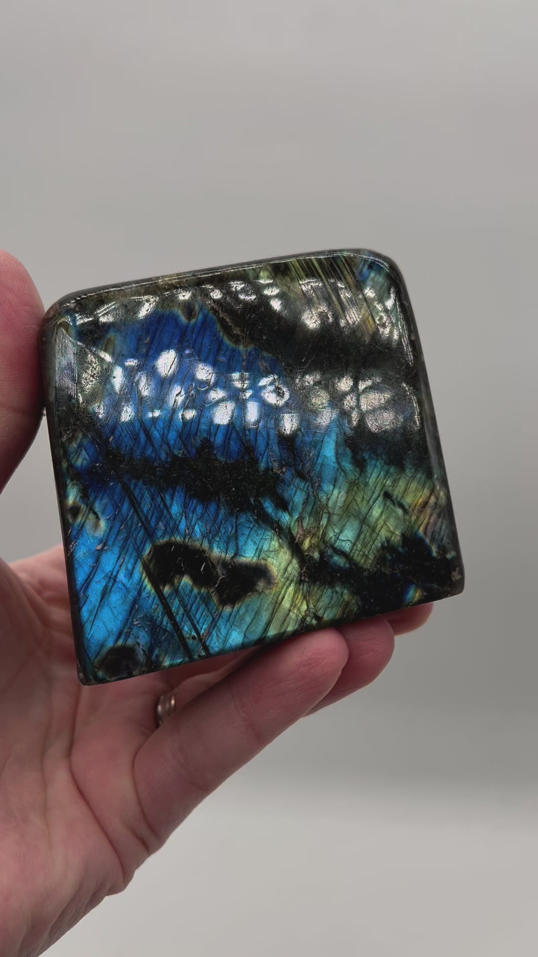 Bloc de Labradorite - BLP1673 - 626g - AAA+